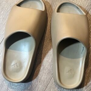 Yeezy Adidas Beige Slide Sandals